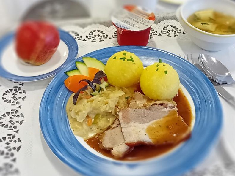 Mahlzeit im Pflegeheim St. Elisabeth Senden