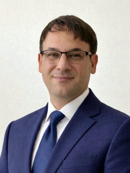 St. Elisabeth Senden - Jeton Iseni, Geschäftsführer Jeton Iseni - Geschäftsführer von St. Elisabeth Pflegezentrum Senden