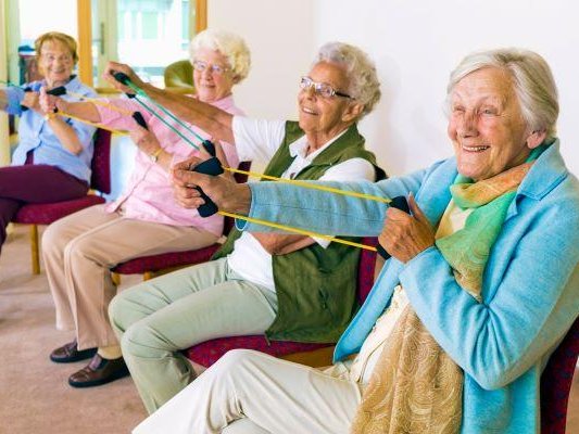 Seniorengymnastik im St. Elisabeth Pflegezentrum Senden