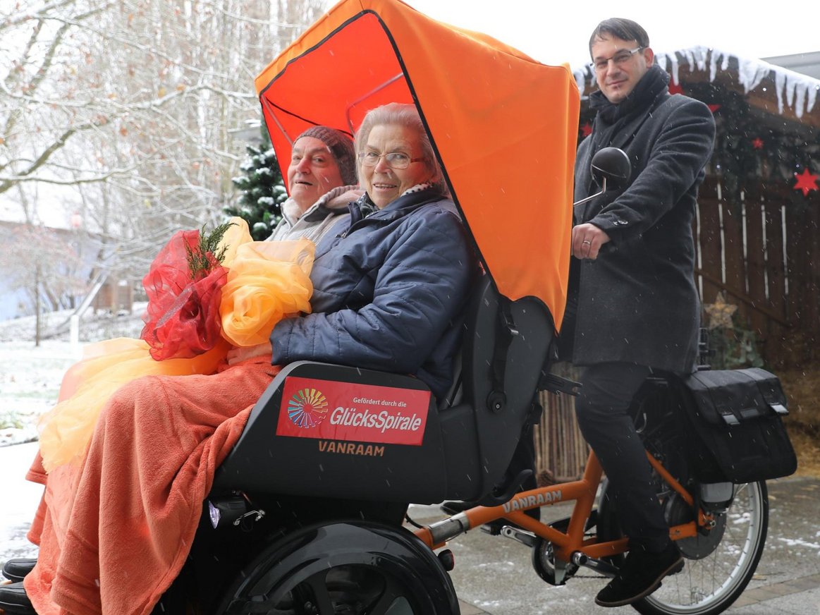 Rikscha im Pflegezentrum von der GlücksSpirale gefördert Rikscha im Pflegezentrum von der GlücksSpirale gefördert